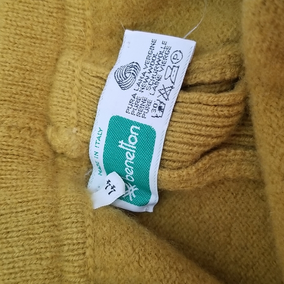 Vintage benelton wool skirt with button up back made in Italy size 44 - Picture 2 of 8